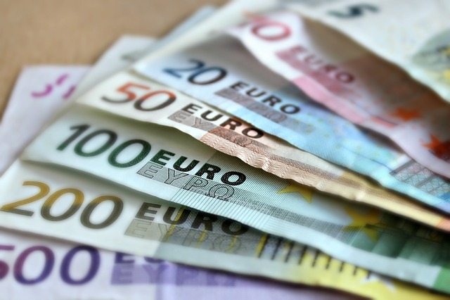 euro bankovky.jpg